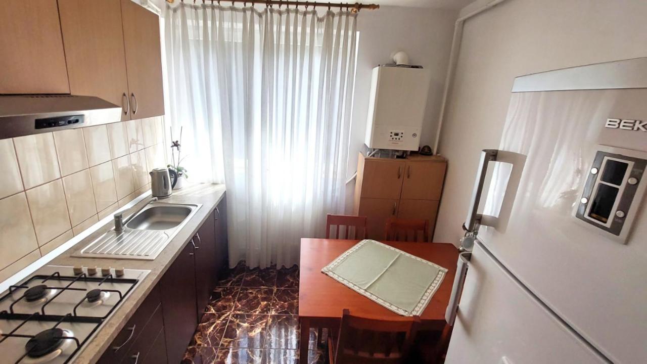 The Home Hunedoara Bagian luar foto